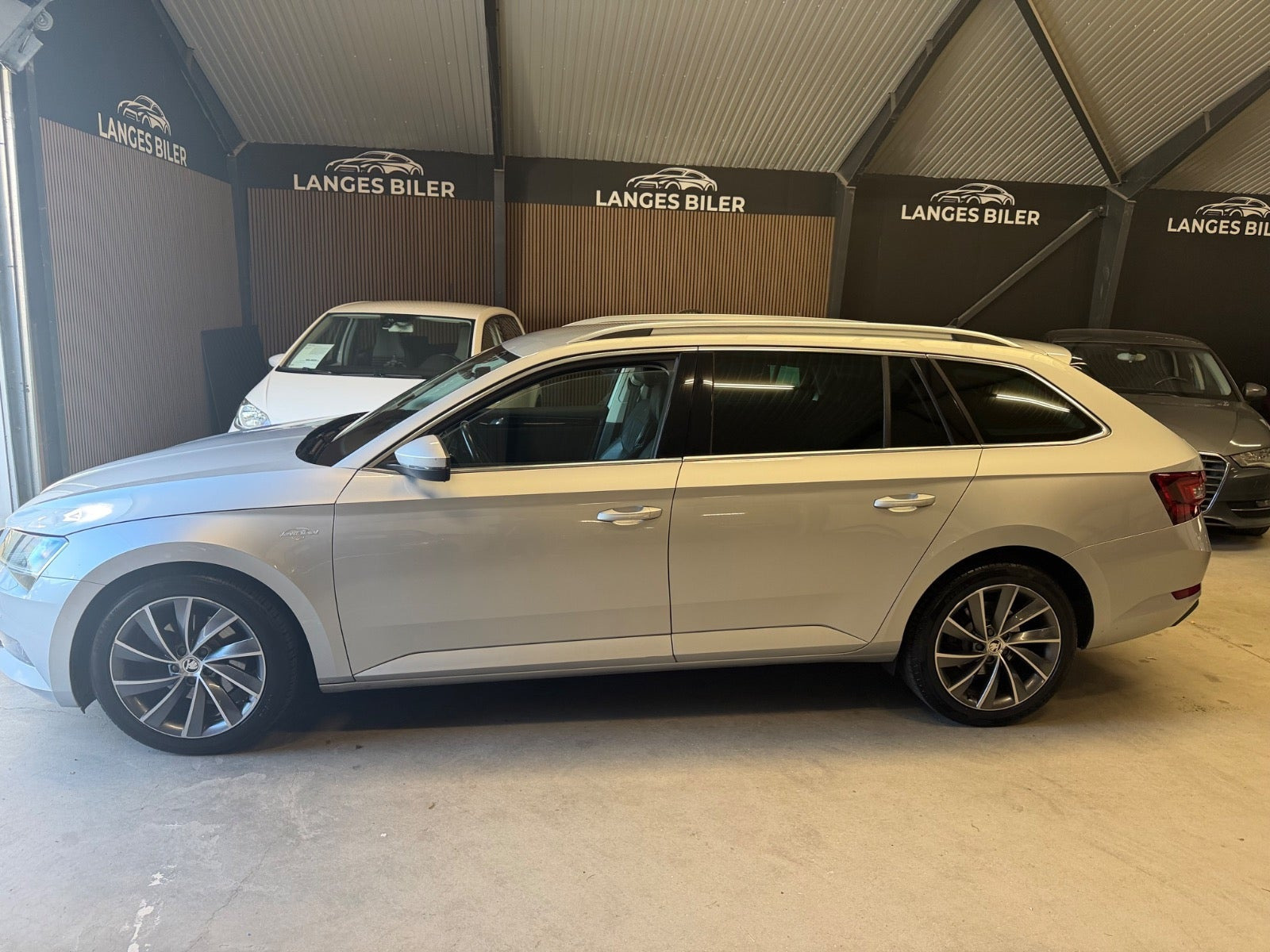 Sølv Skoda Superb fra 2017