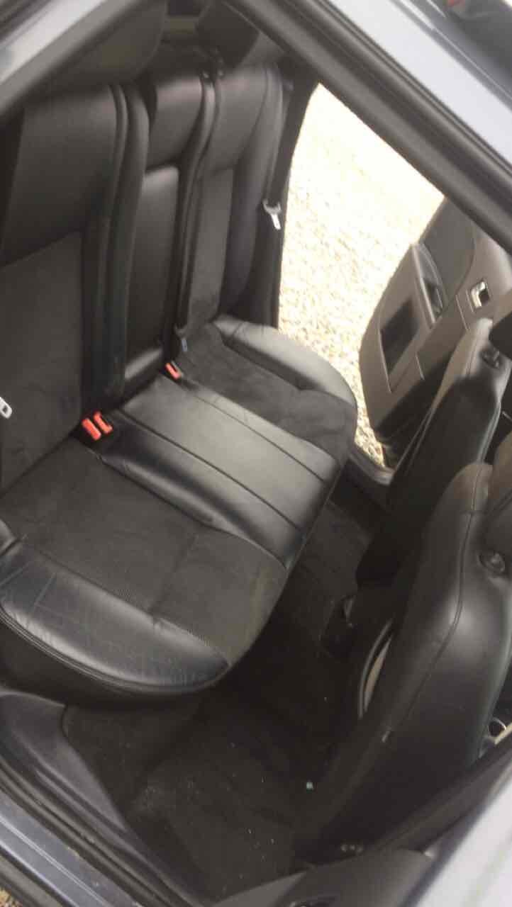 Grå Ford Mondeo fra 2006