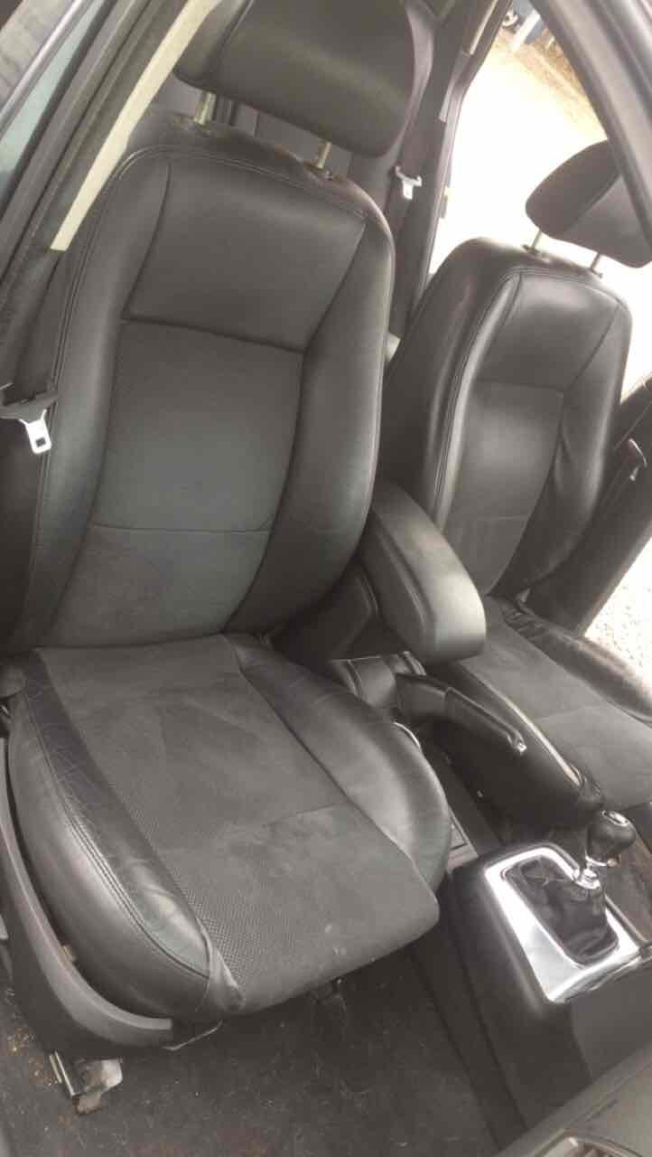 Grå Ford Mondeo fra 2006