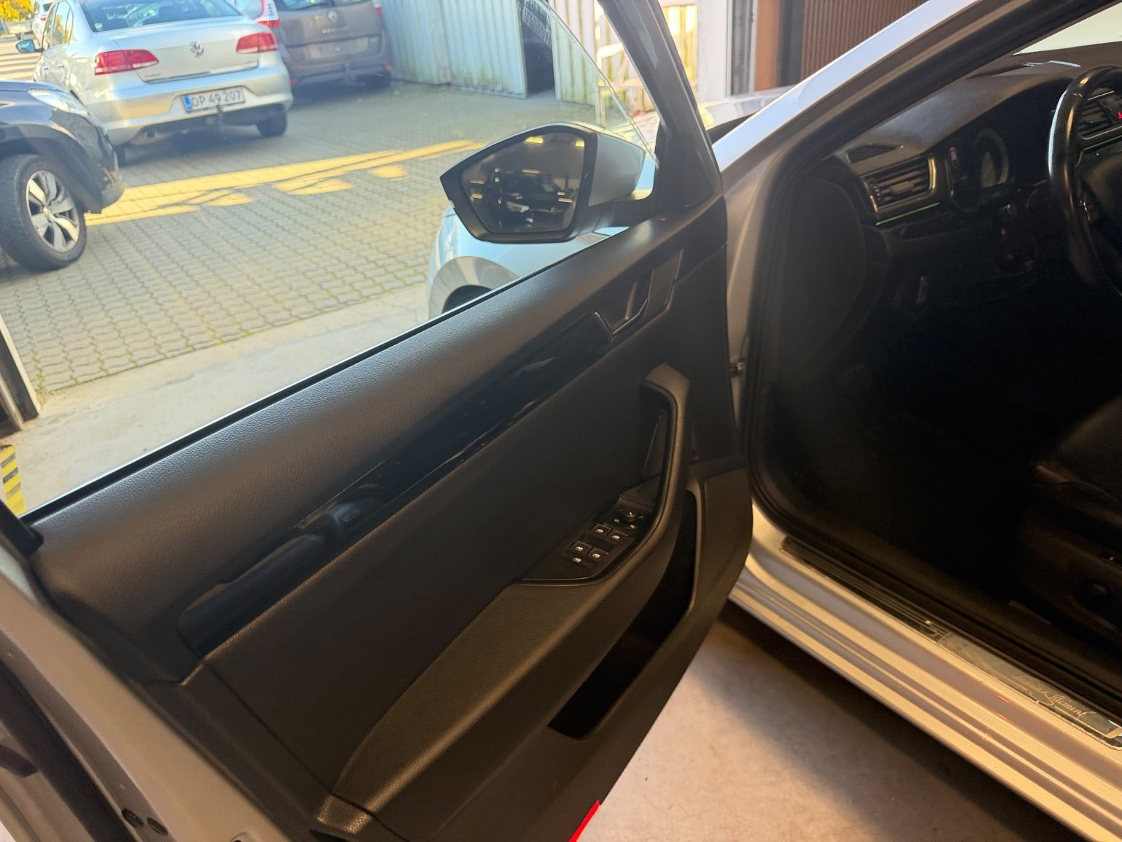 Sølv Skoda Superb fra 2017