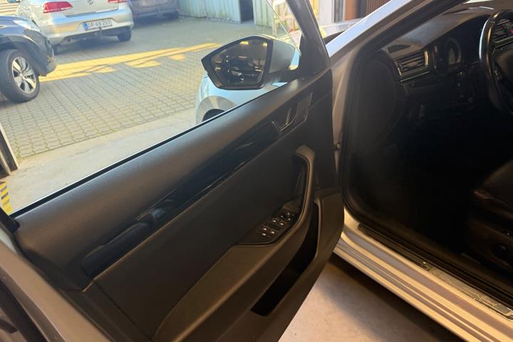 Sølv Skoda Superb fra 2017