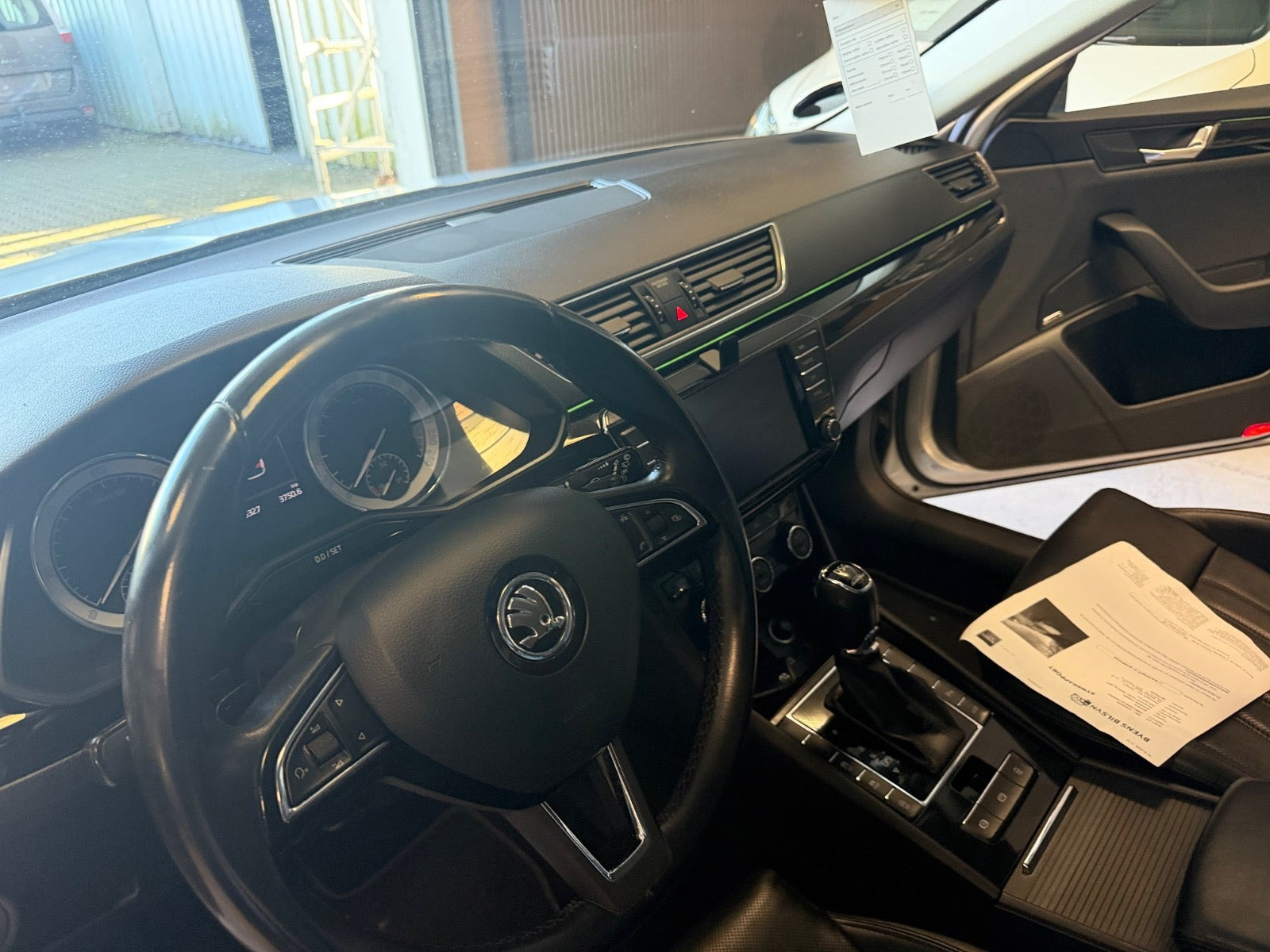 Sølv Skoda Superb fra 2017