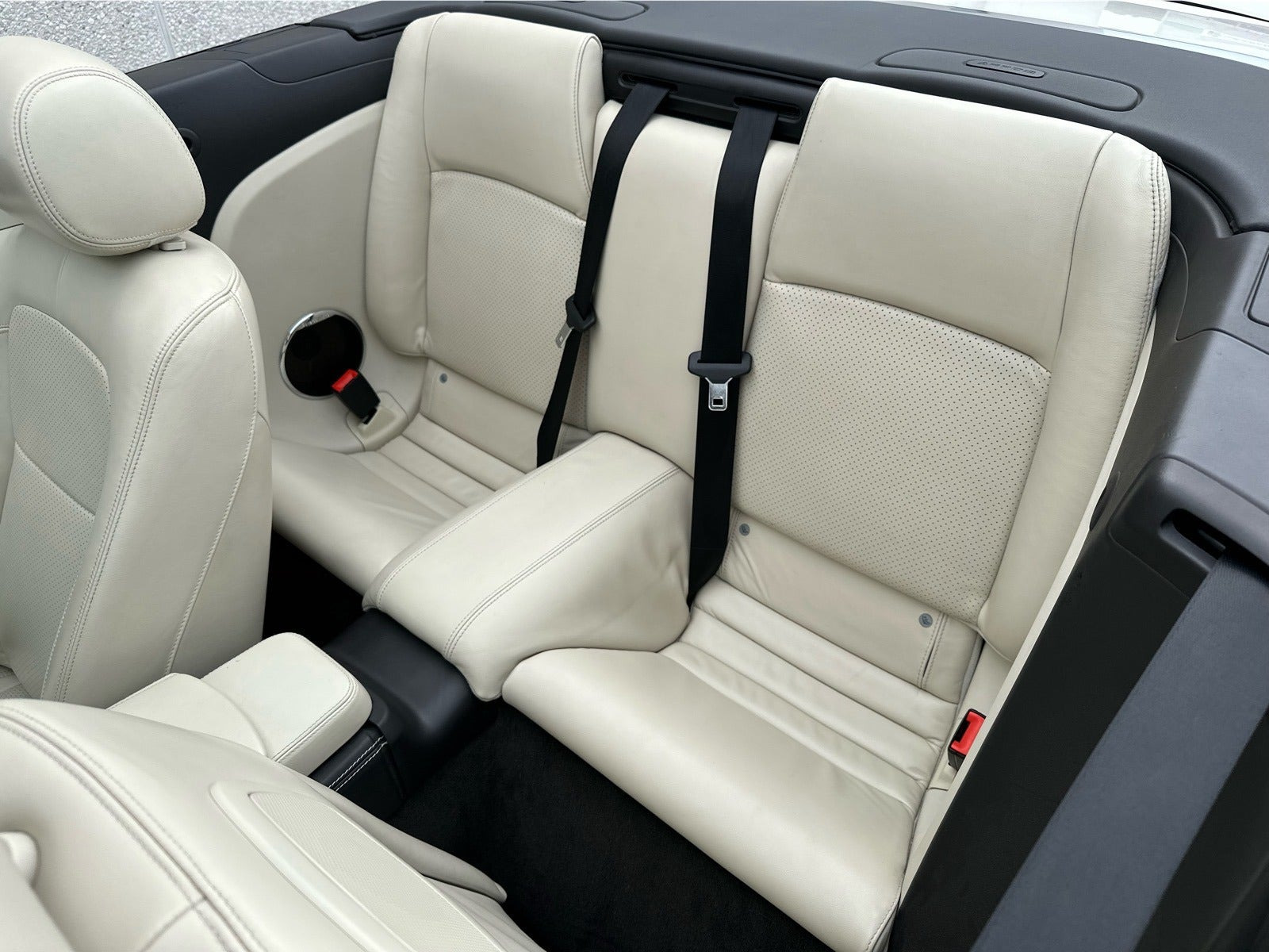 Hvid Jaguar XKR fra 2009