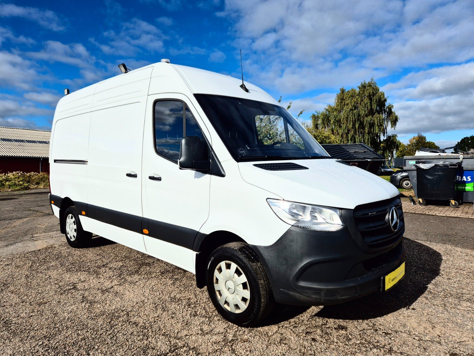 Hvid Mercedes Sprinter 317 fra 2023
