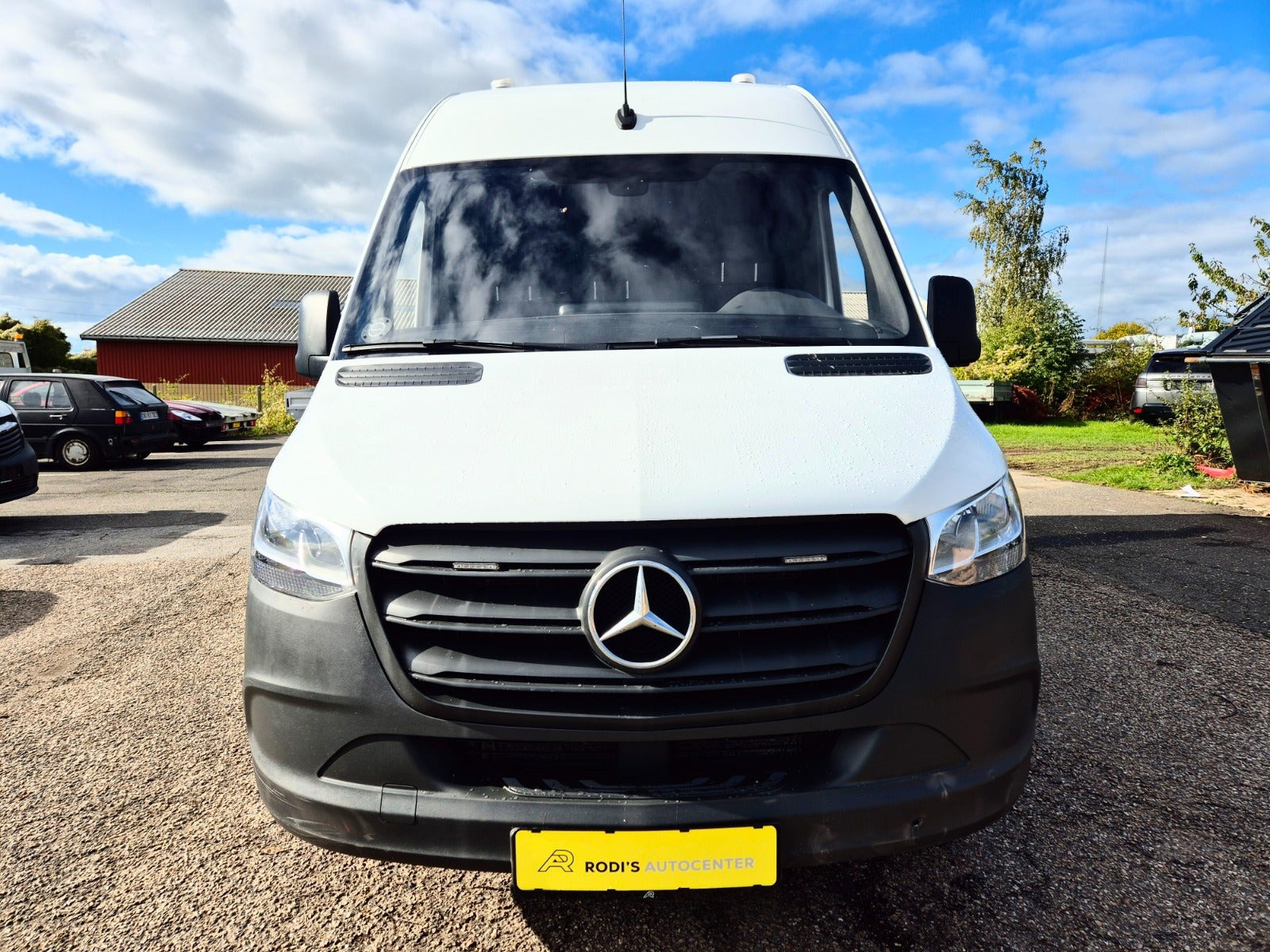 Hvid Mercedes Sprinter 317 fra 2023