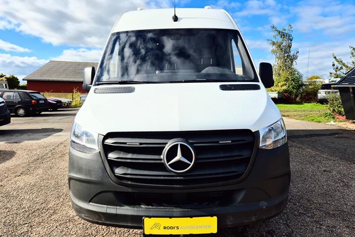 Hvid Mercedes Sprinter 317 fra 2023