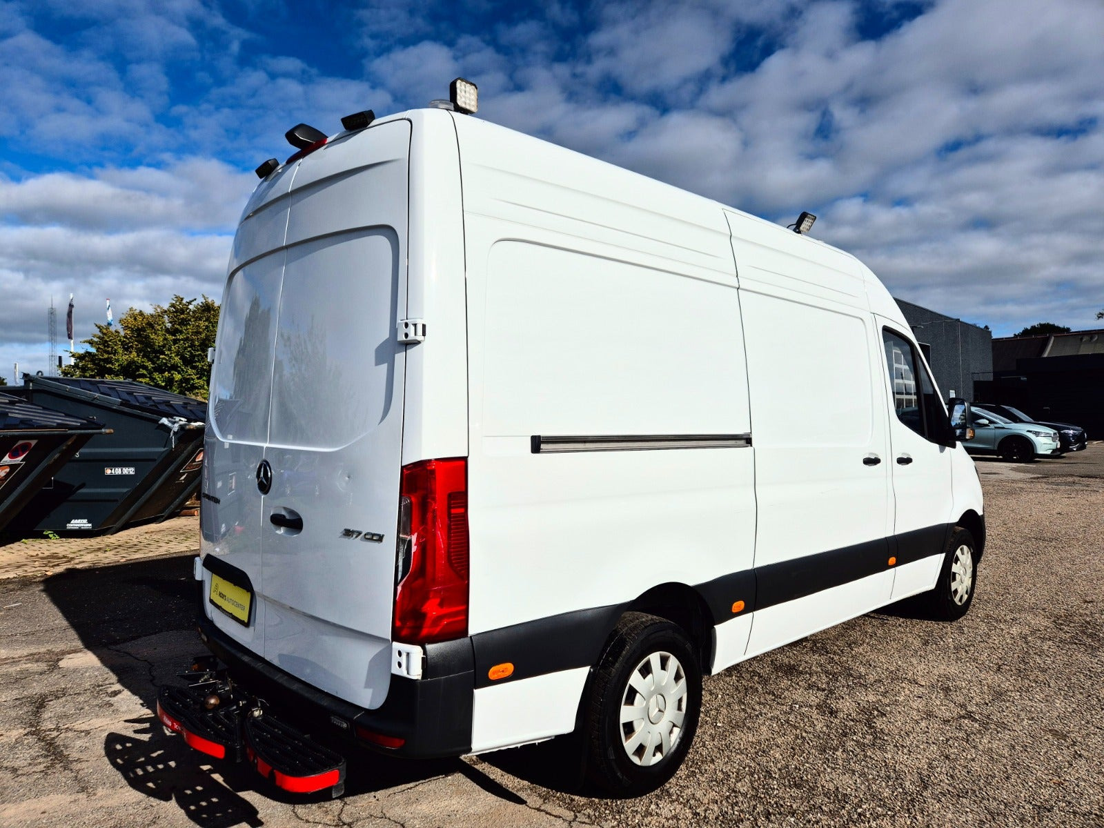 Hvid Mercedes Sprinter 317 fra 2023
