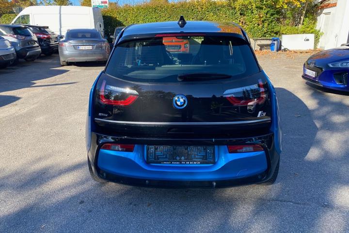 Blå BMW i3 fra 2018