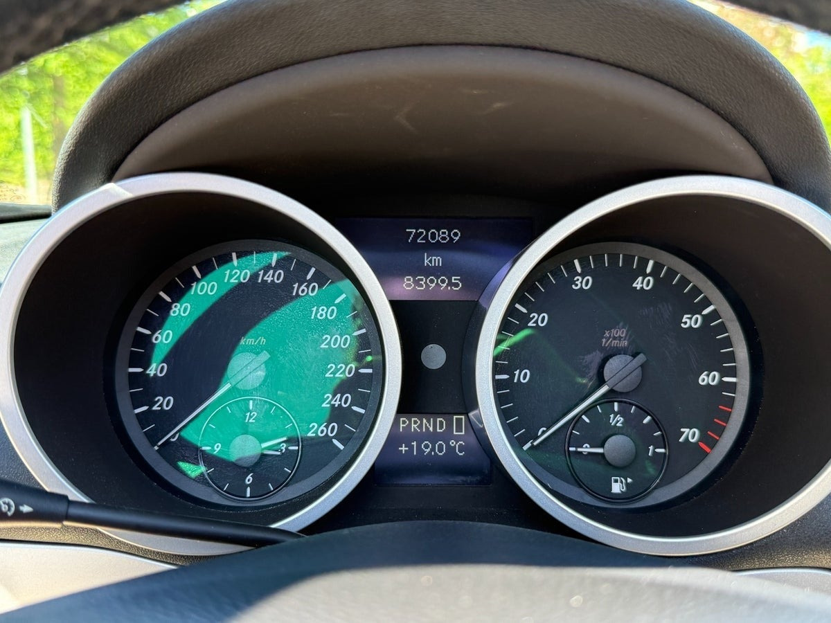 Hvid Mercedes SLK350 fra 2004
