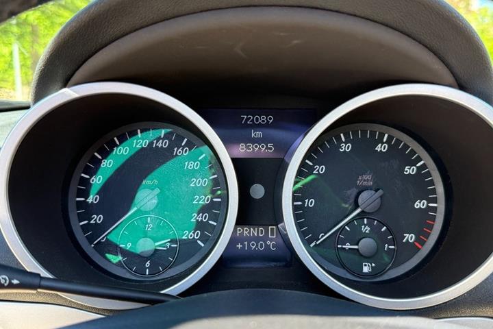 Hvid Mercedes SLK350 fra 2004