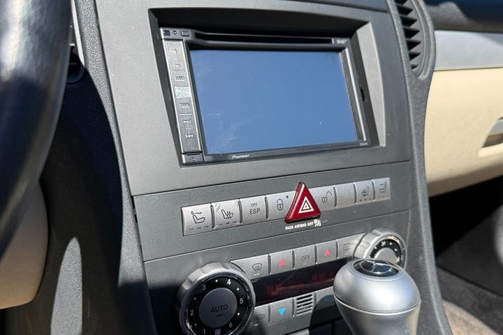 Hvid Mercedes SLK350 fra 2004
