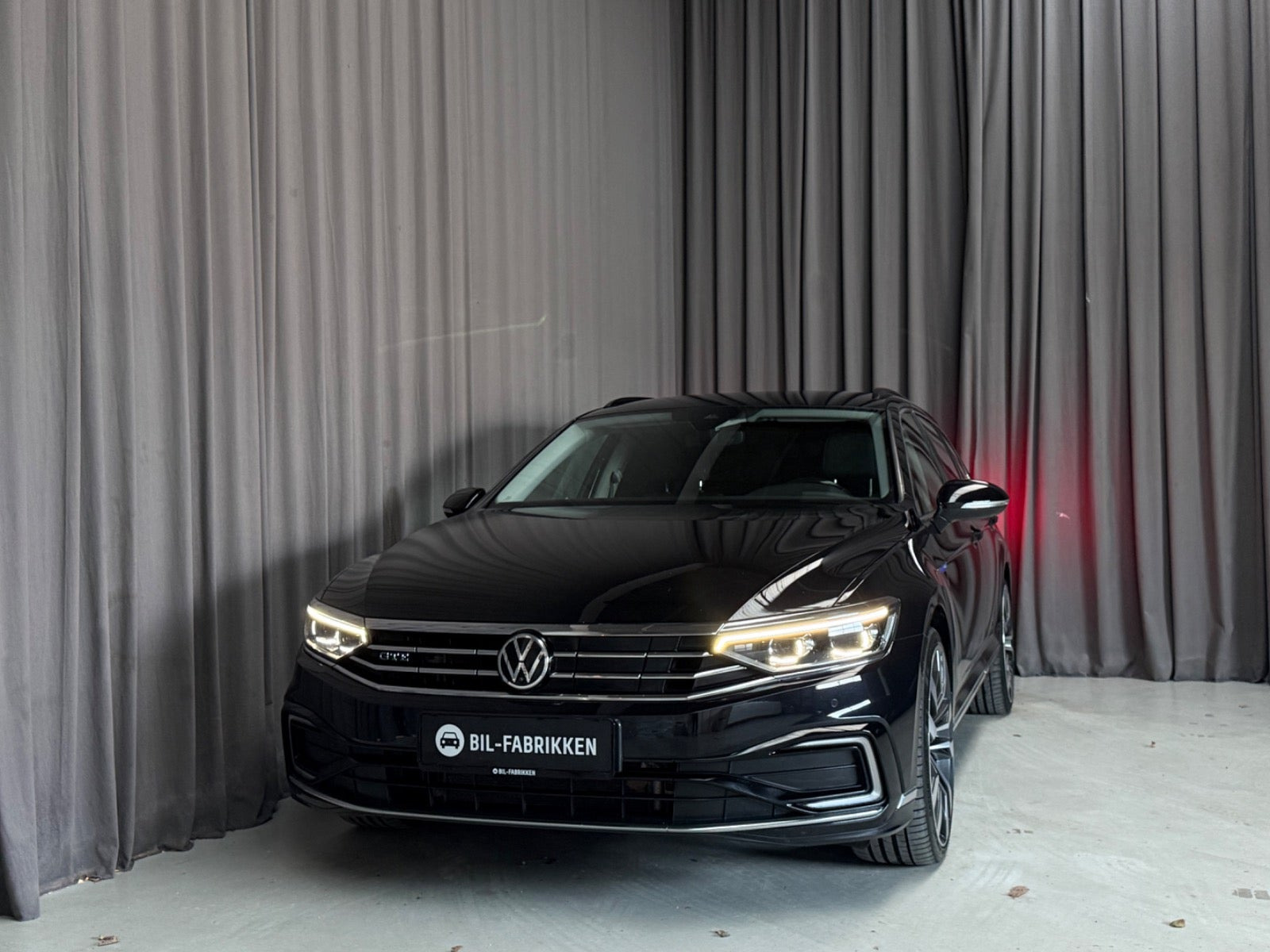 Sort VW Passat fra 2020