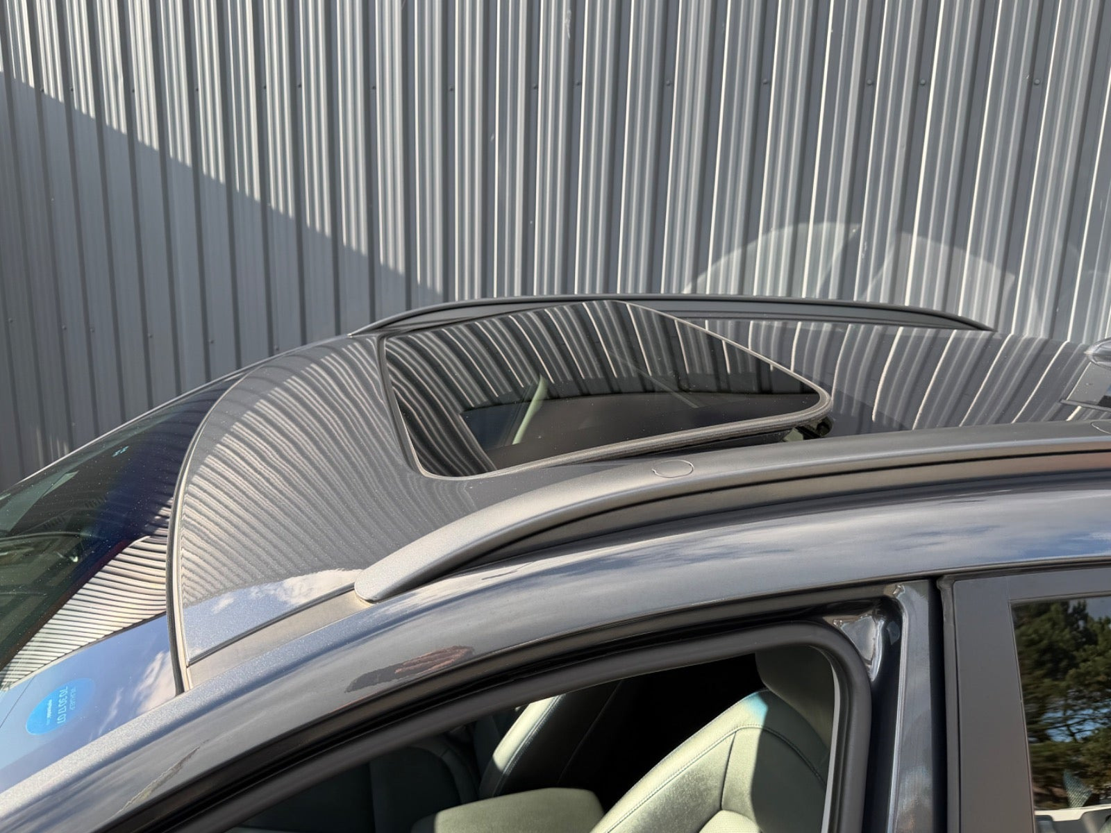 Grå Hyundai Kona fra 2022