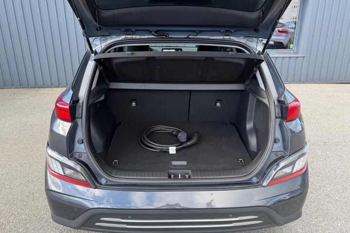 Grå Hyundai Kona fra 2022