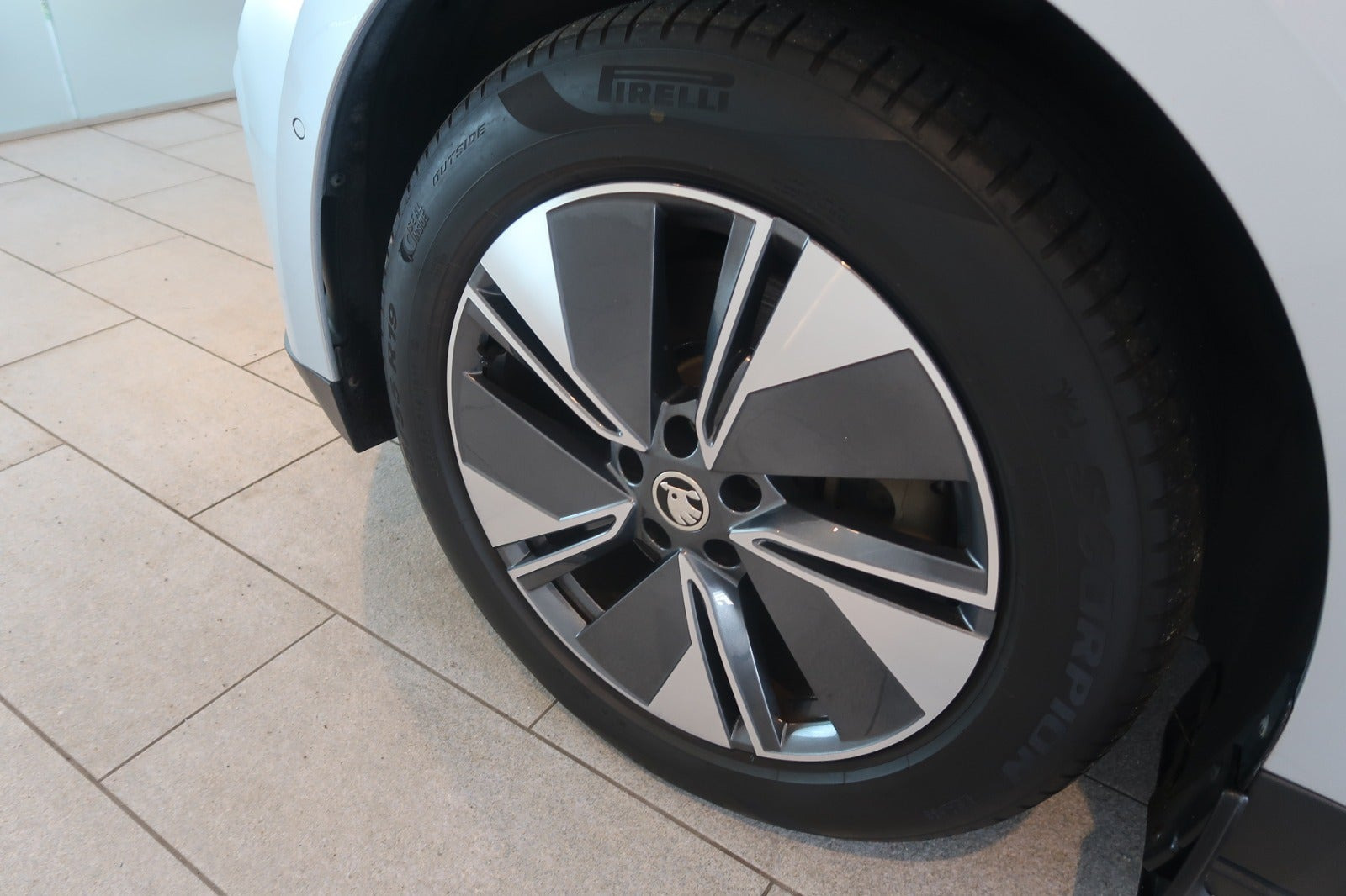 Sølv Skoda Enyaq fra 2023