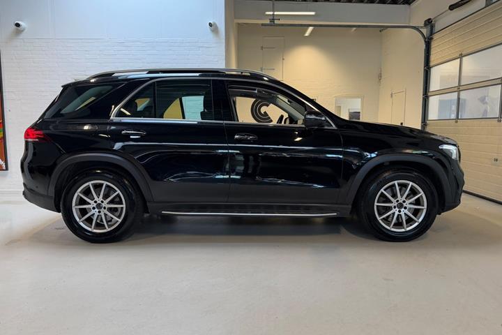 Sort Mercedes GLE350 de fra 2021