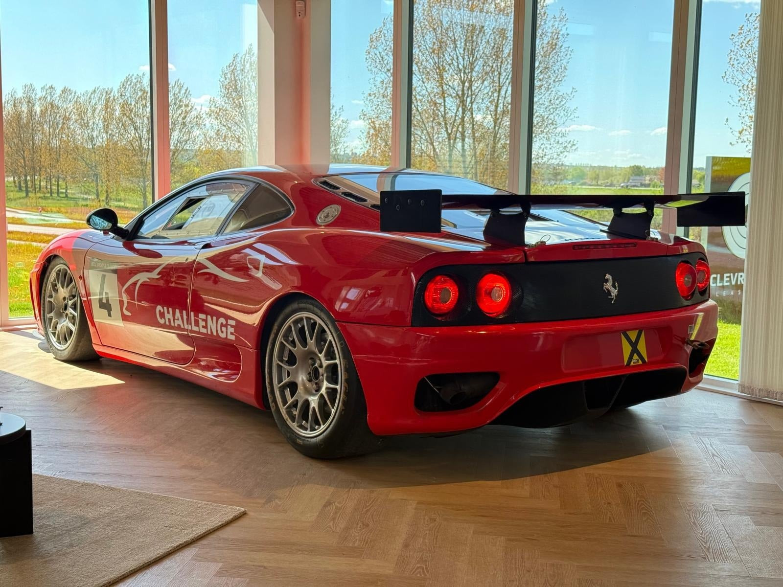 Rød Ferrari 360 fra 2004