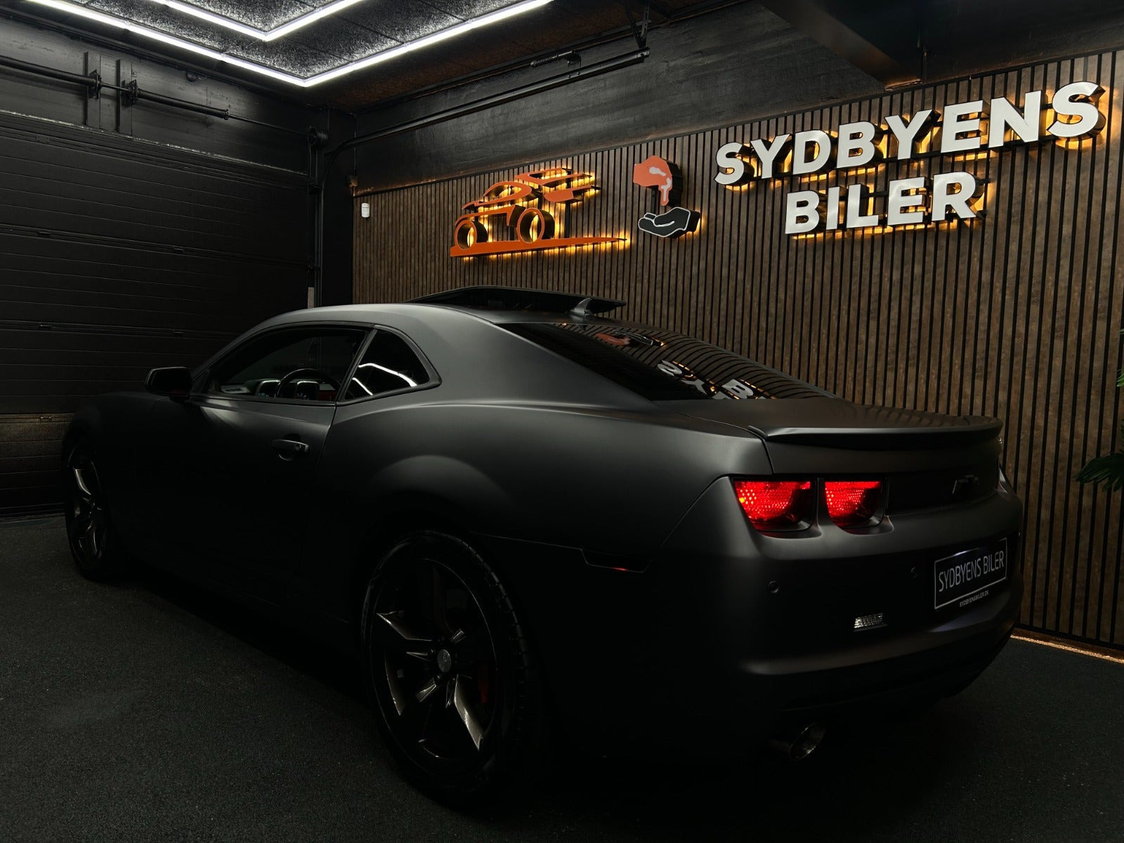 Sort Chevrolet Camaro fra 2010