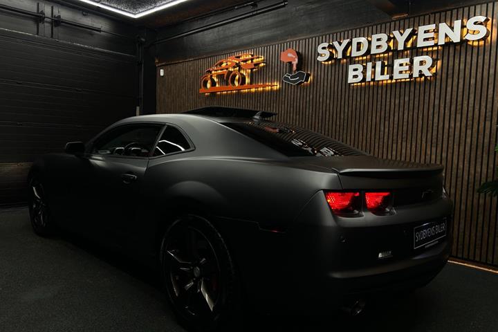 Sort Chevrolet Camaro fra 2010