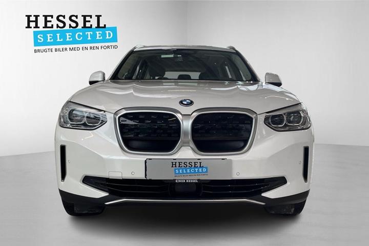 Hvid BMW iX3 fra 2021