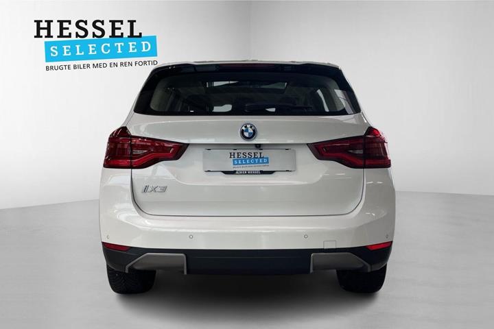 Hvid BMW iX3 fra 2021