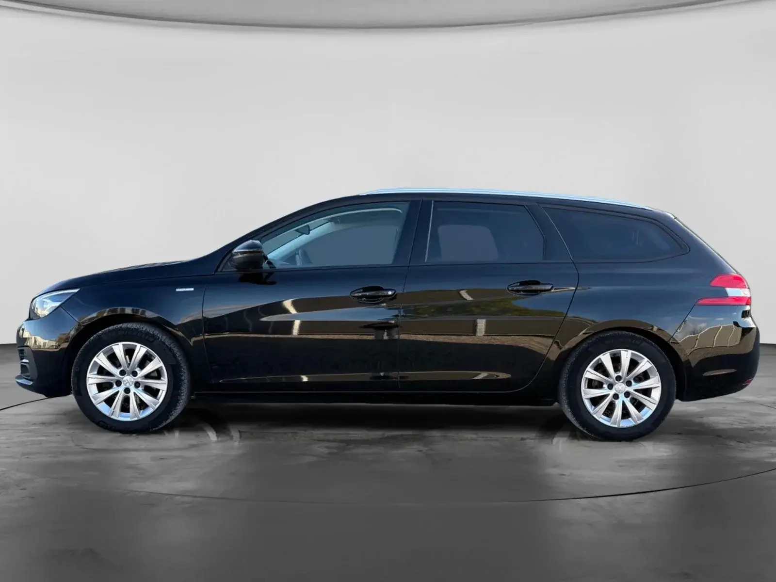 Sort Peugeot 308 fra 2020