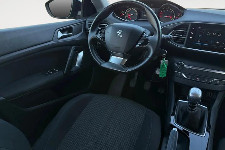 Sort Peugeot 308 fra 2020