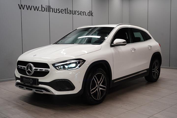 Hvid Mercedes GLA250 e fra 2022