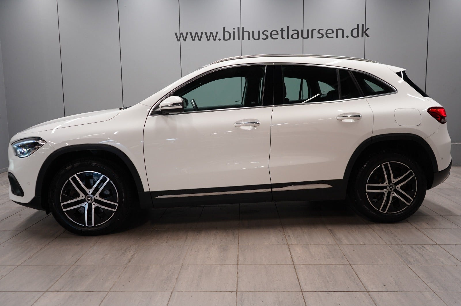 Hvid Mercedes GLA250 e fra 2022