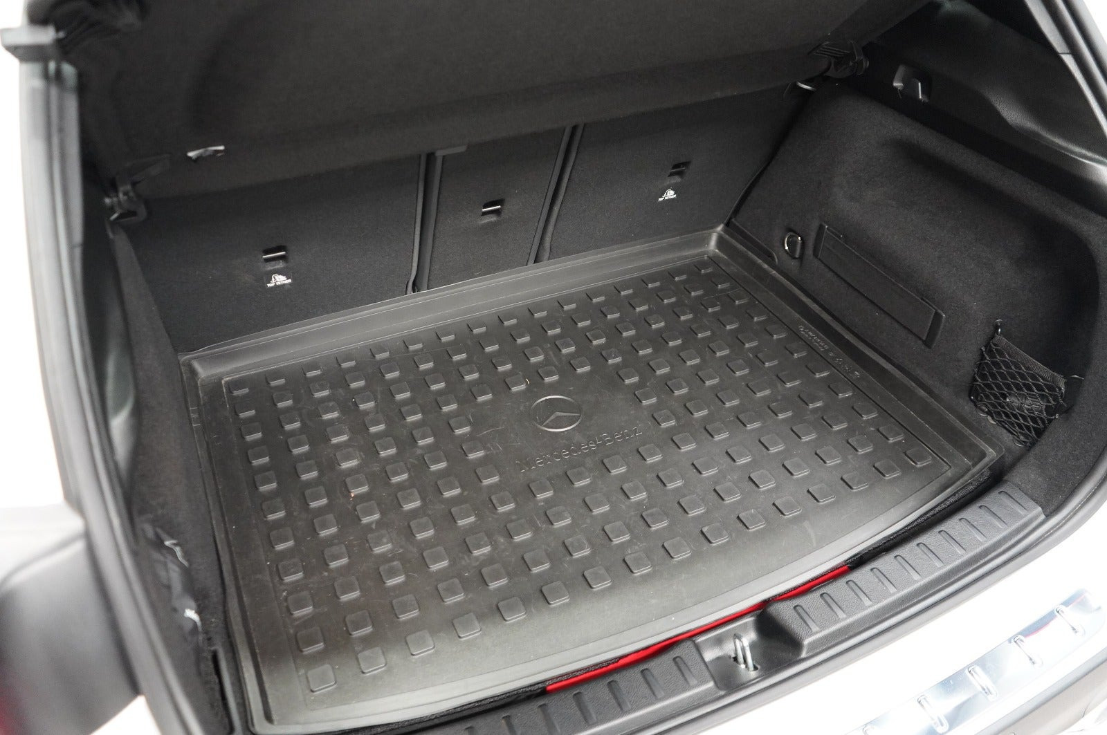 Hvid Mercedes GLA250 e fra 2022