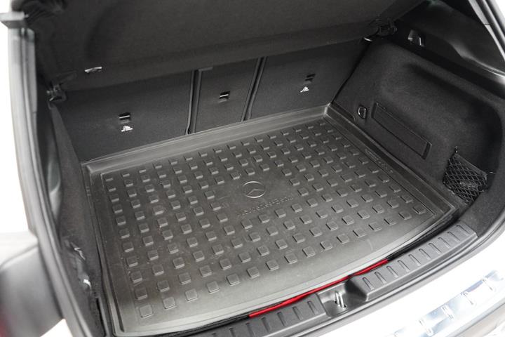 Hvid Mercedes GLA250 e fra 2022