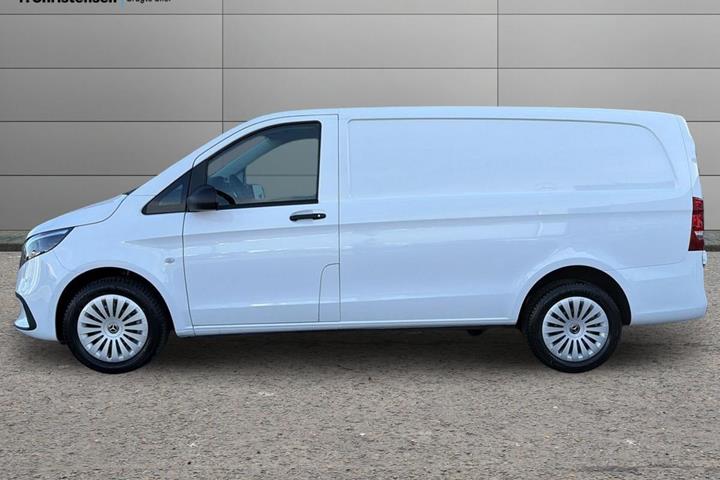 Hvid Mercedes Vito 114 fra 2026