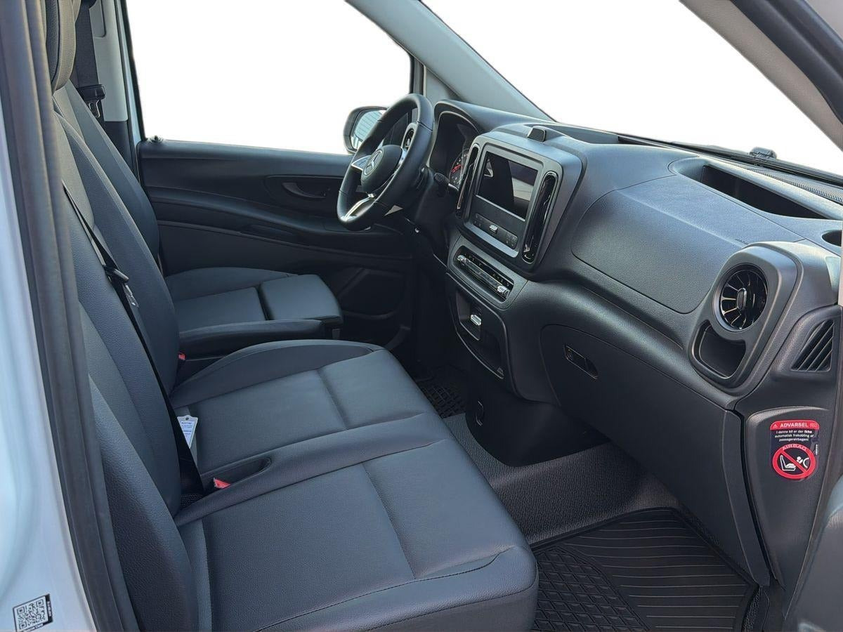 Hvid Mercedes Vito 114 fra 2026