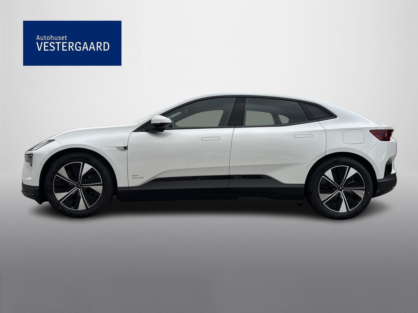Hvid Polestar 4 fra 2026