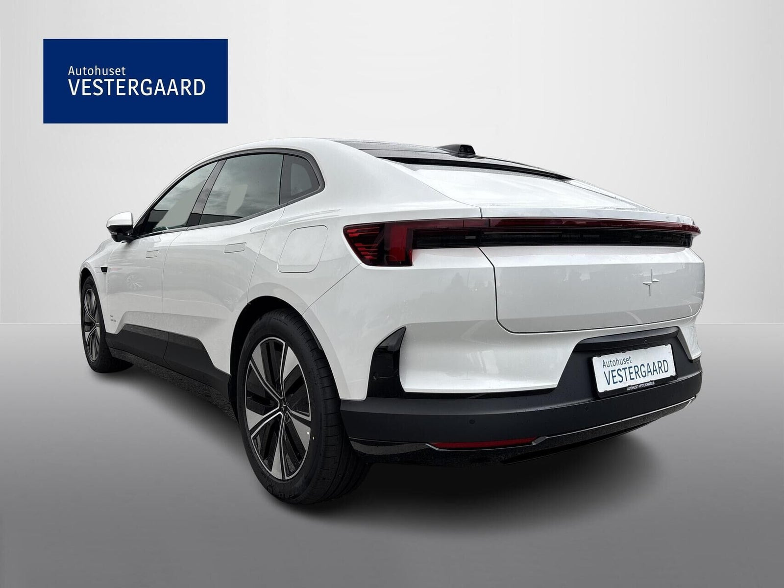 Hvid Polestar 4 fra 2026