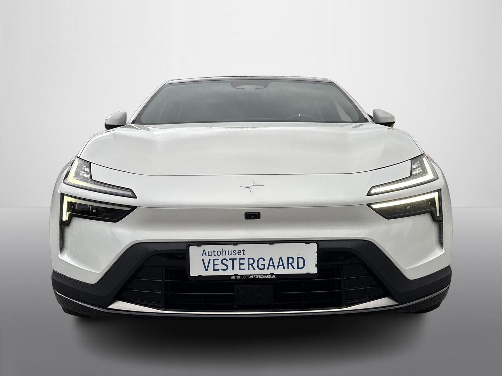 Hvid Polestar 4 fra 2026