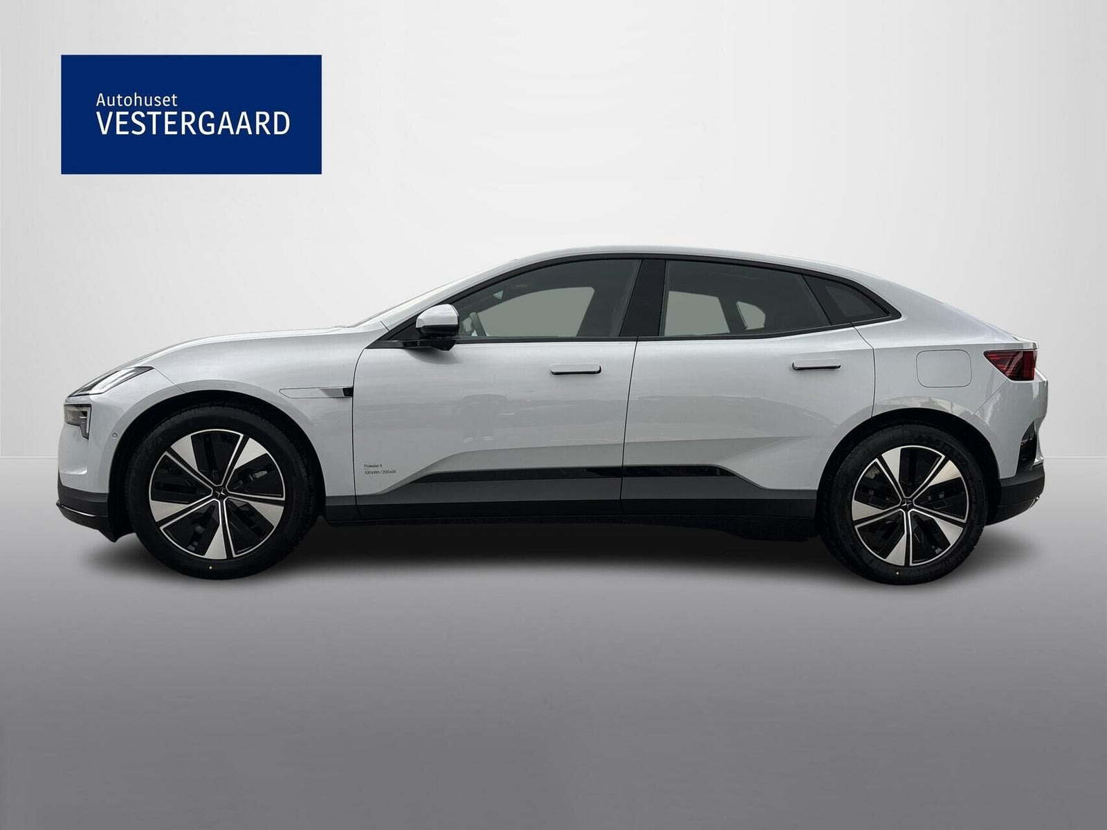 Hvid Polestar 4 fra 2026