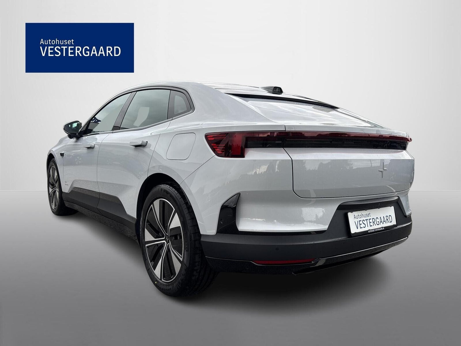 Hvid Polestar 4 fra 2026