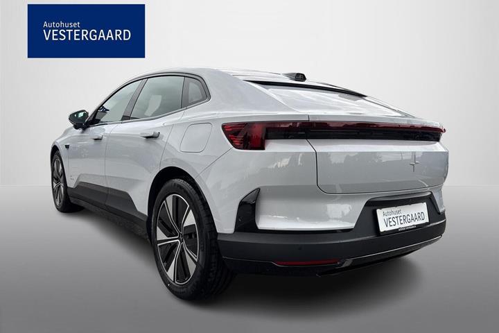 Hvid Polestar 4 fra 2026