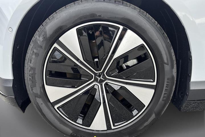 Hvid Polestar 4 fra 2026