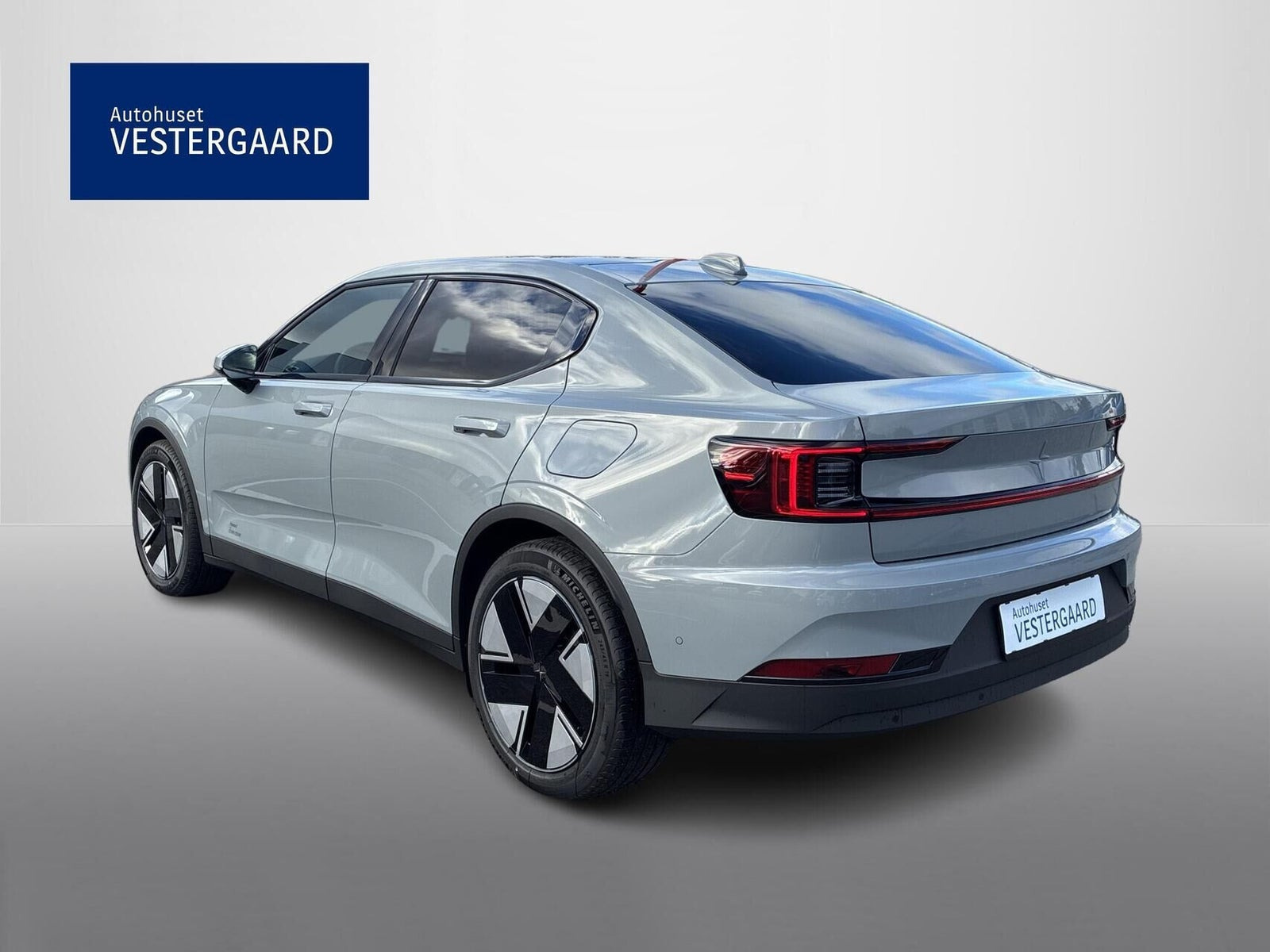 Grå Polestar 2 fra 2026