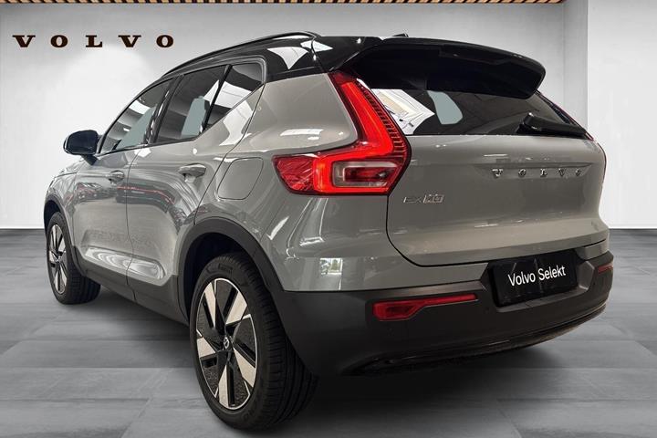 Grå Volvo EX40 fra 2025