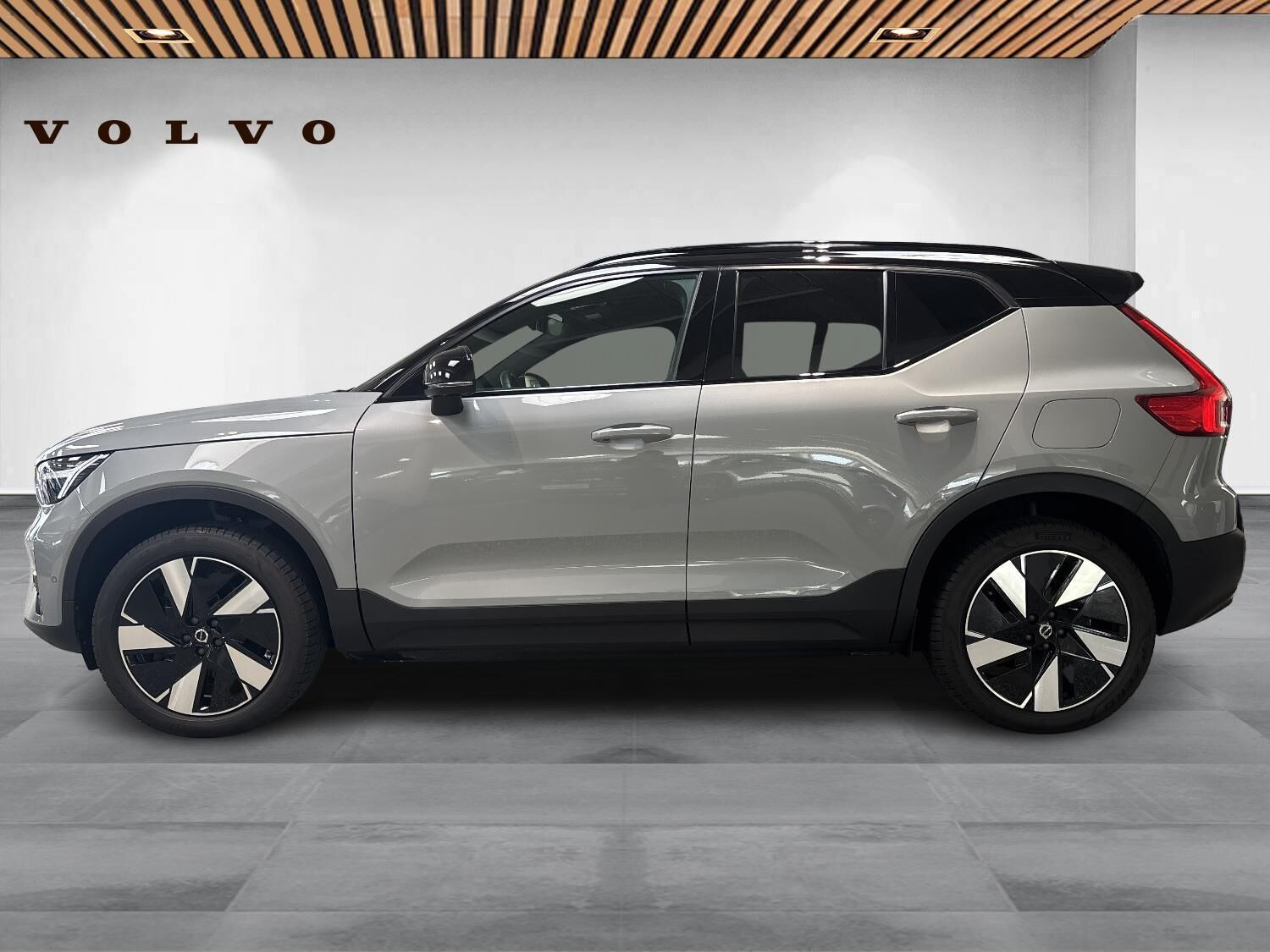 Grå Volvo EX40 fra 2025