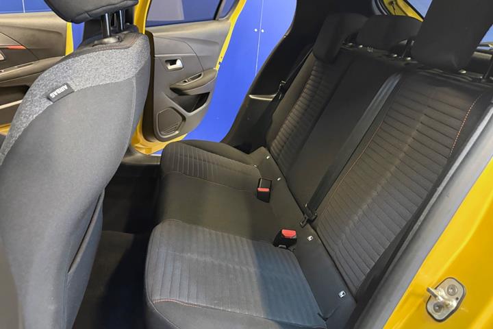 Gul Peugeot 208 fra 2021