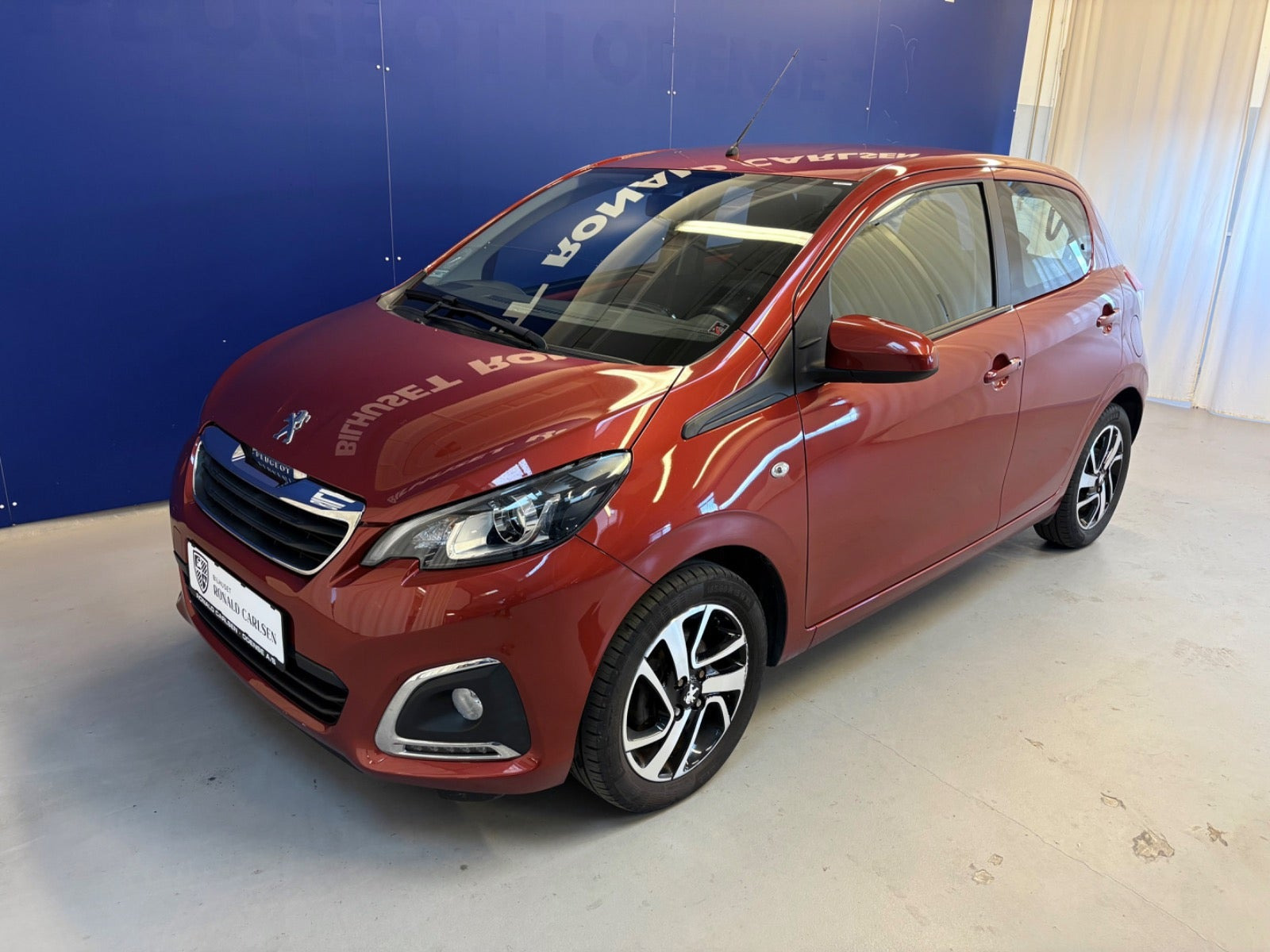 Rød Peugeot 108 fra 2021