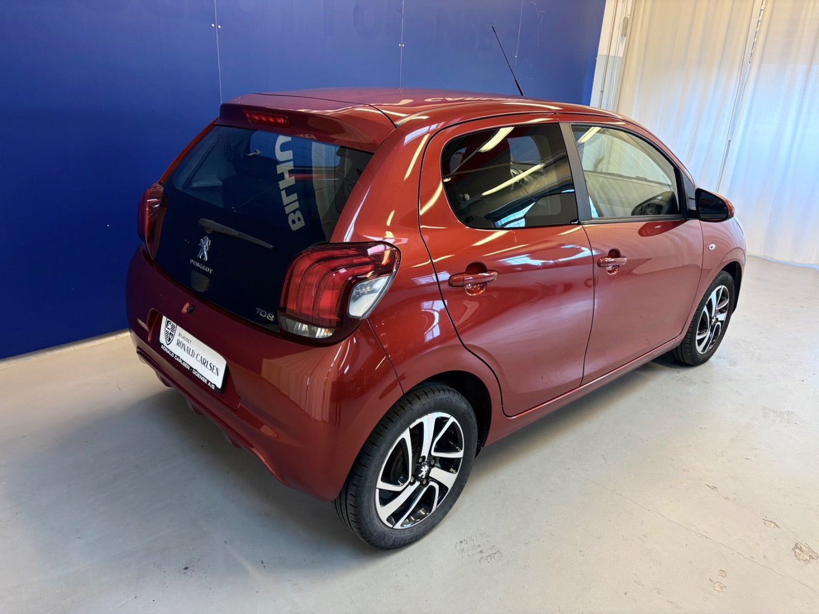 Rød Peugeot 108 fra 2021