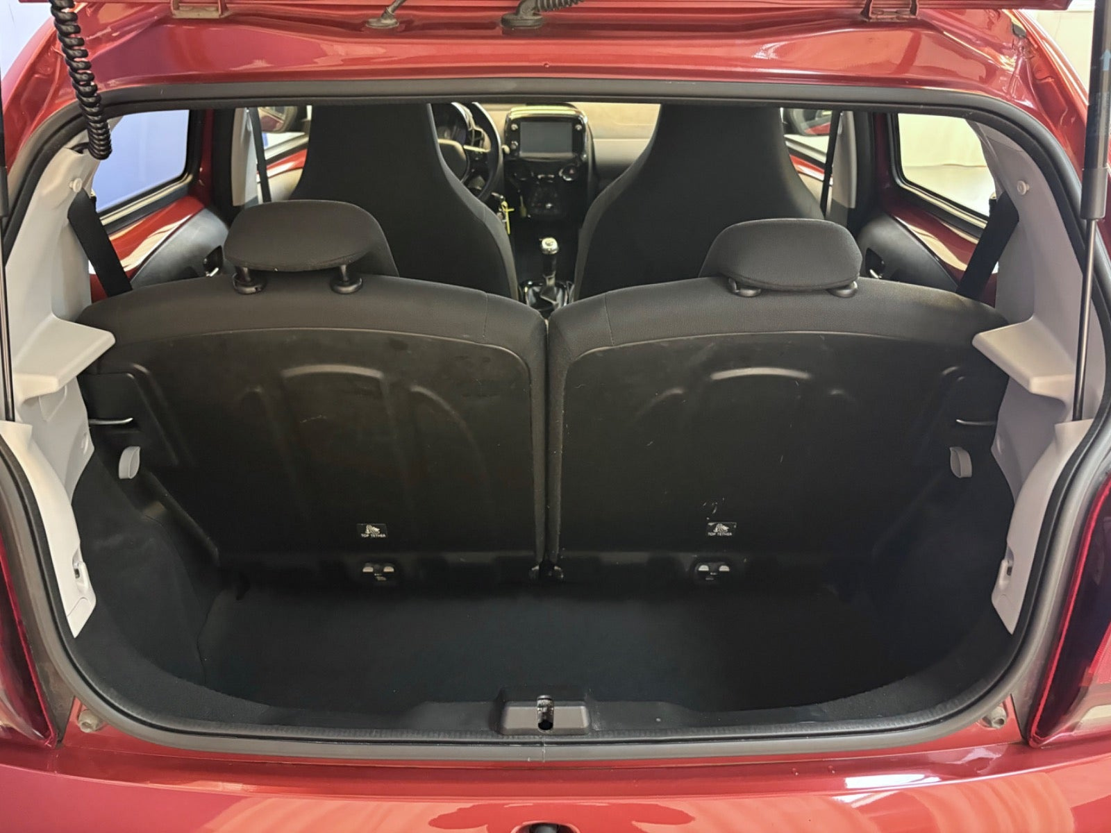 Rød Peugeot 108 fra 2021