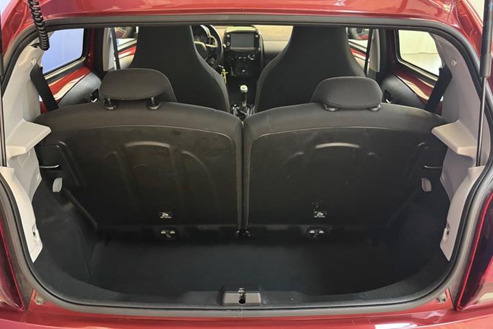 Rød Peugeot 108 fra 2021