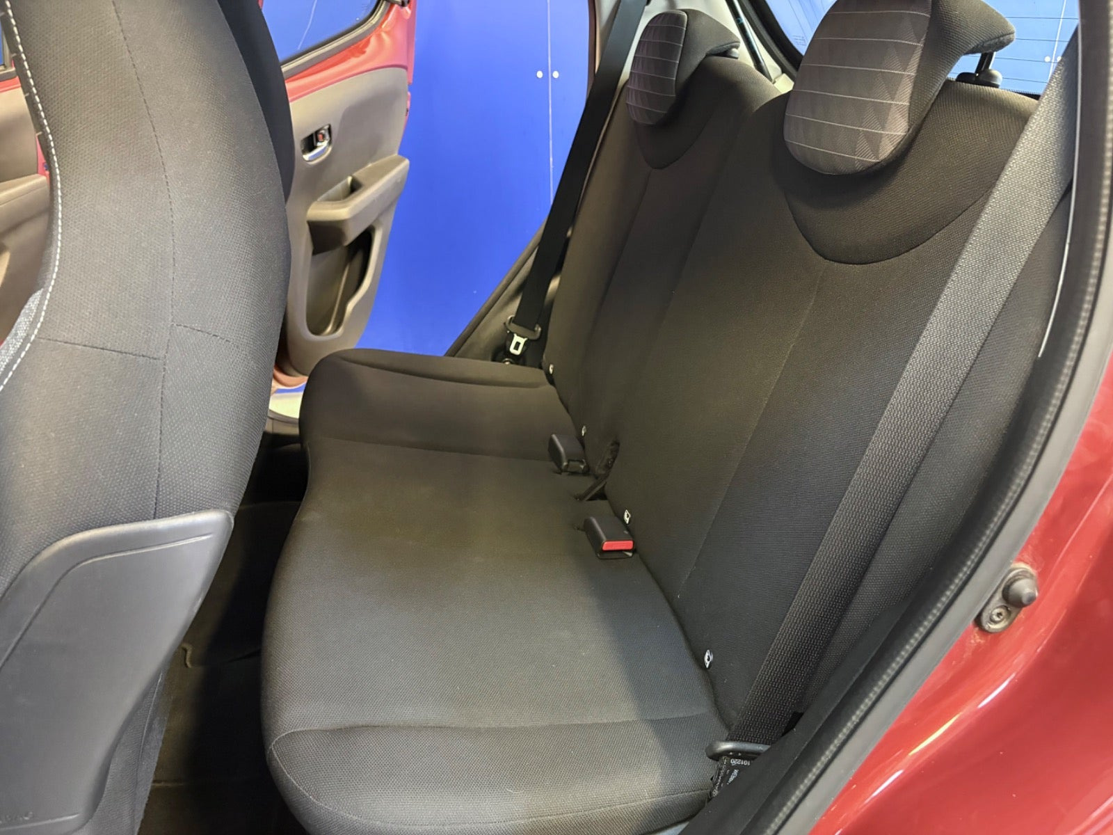 Rød Peugeot 108 fra 2021