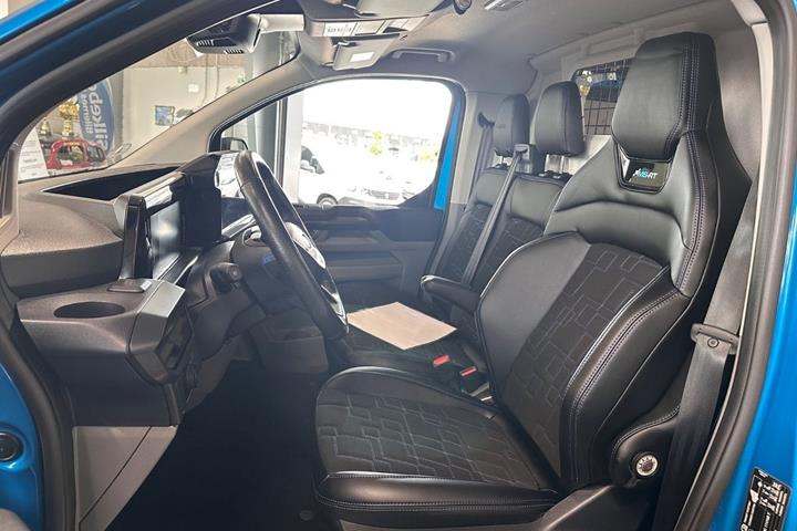 Blå Ford Transit Custom 300 L2 fra 2025